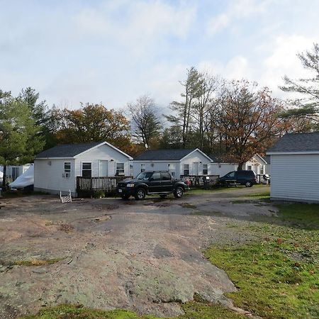 Halls Cottages Honey Harbor Exteriör bild