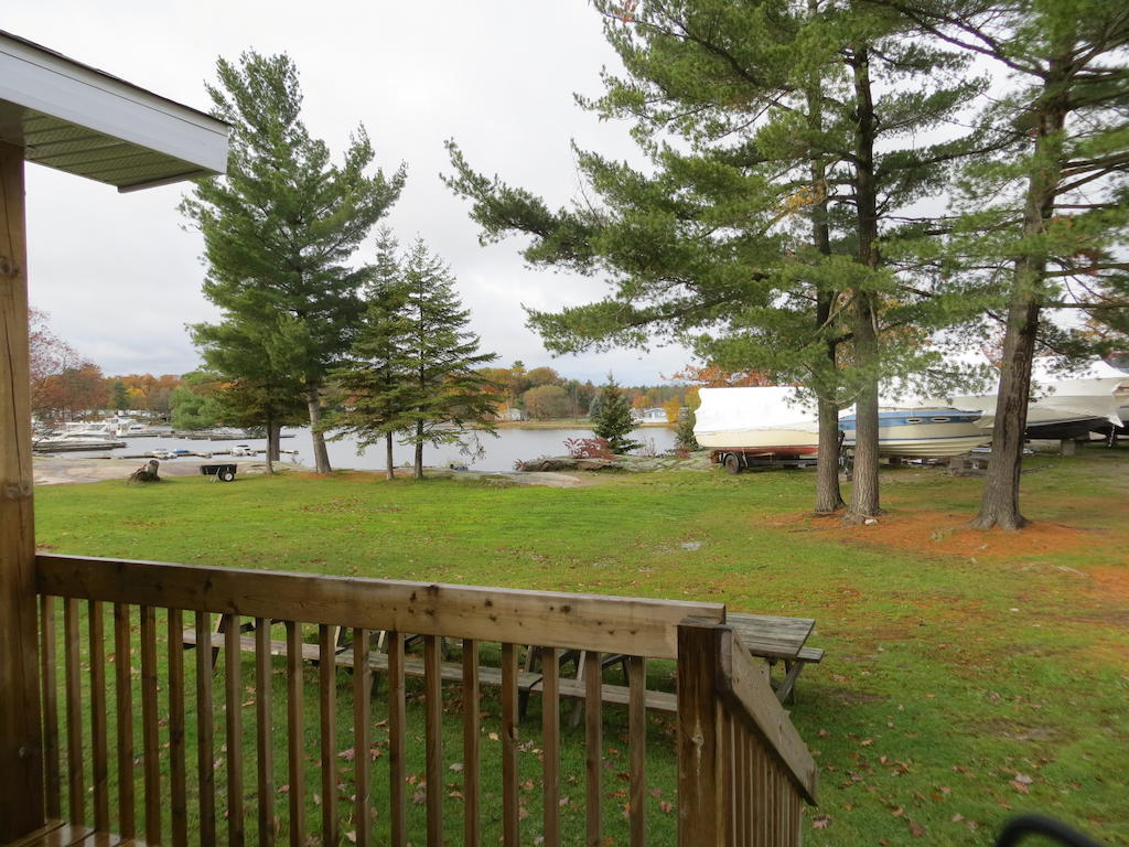 Halls Cottages Honey Harbor Rum bild